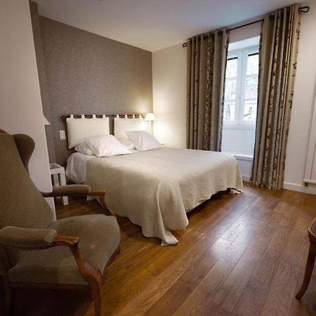 Le Vieux Pont Hotel Belcastel  Bagian luar foto