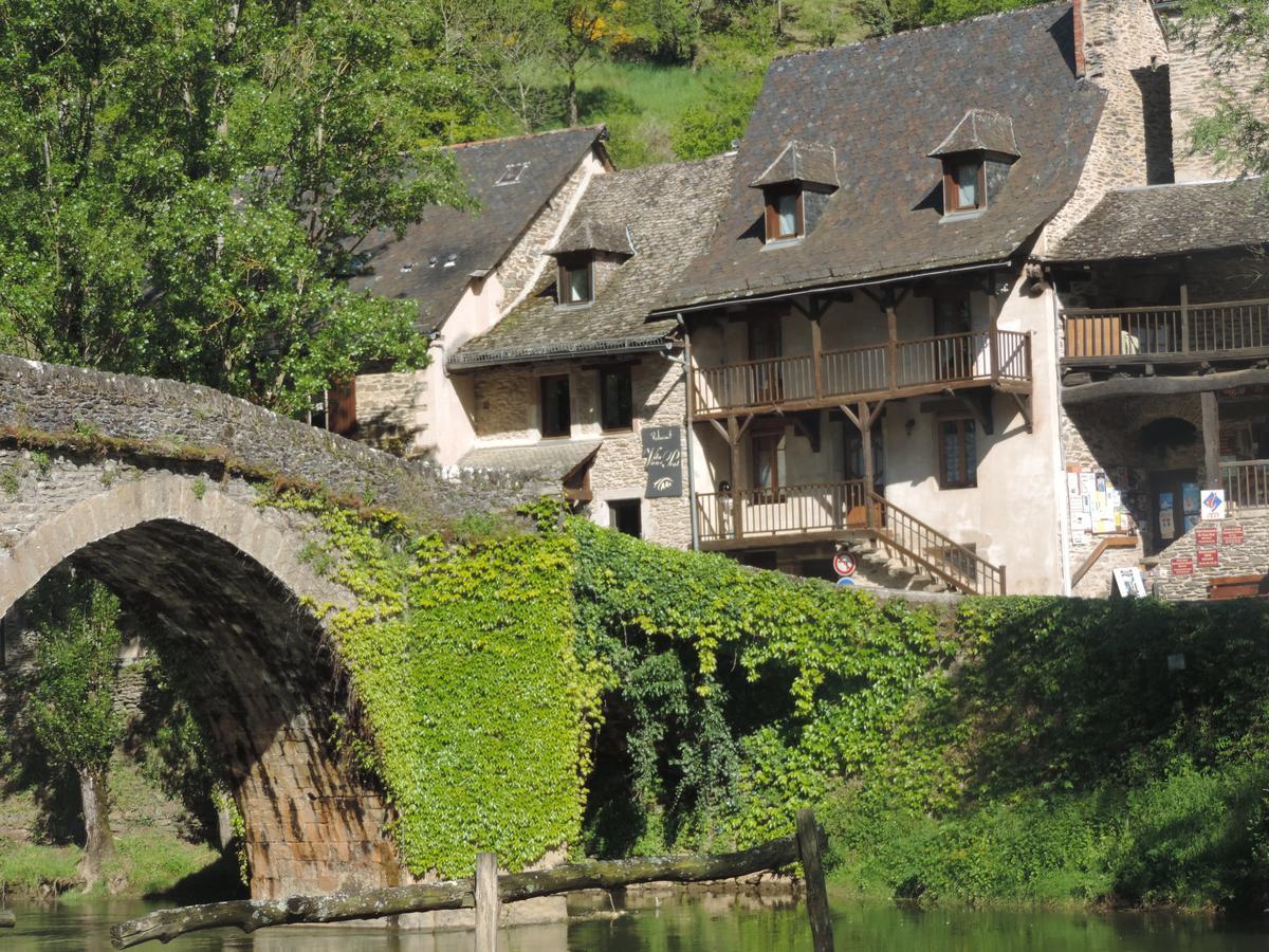 Le Vieux Pont Hotel Belcastel  Bagian luar foto