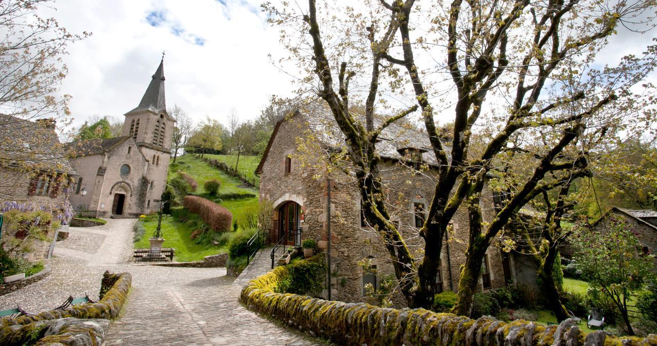 Le Vieux Pont Hotel Belcastel  Bagian luar foto